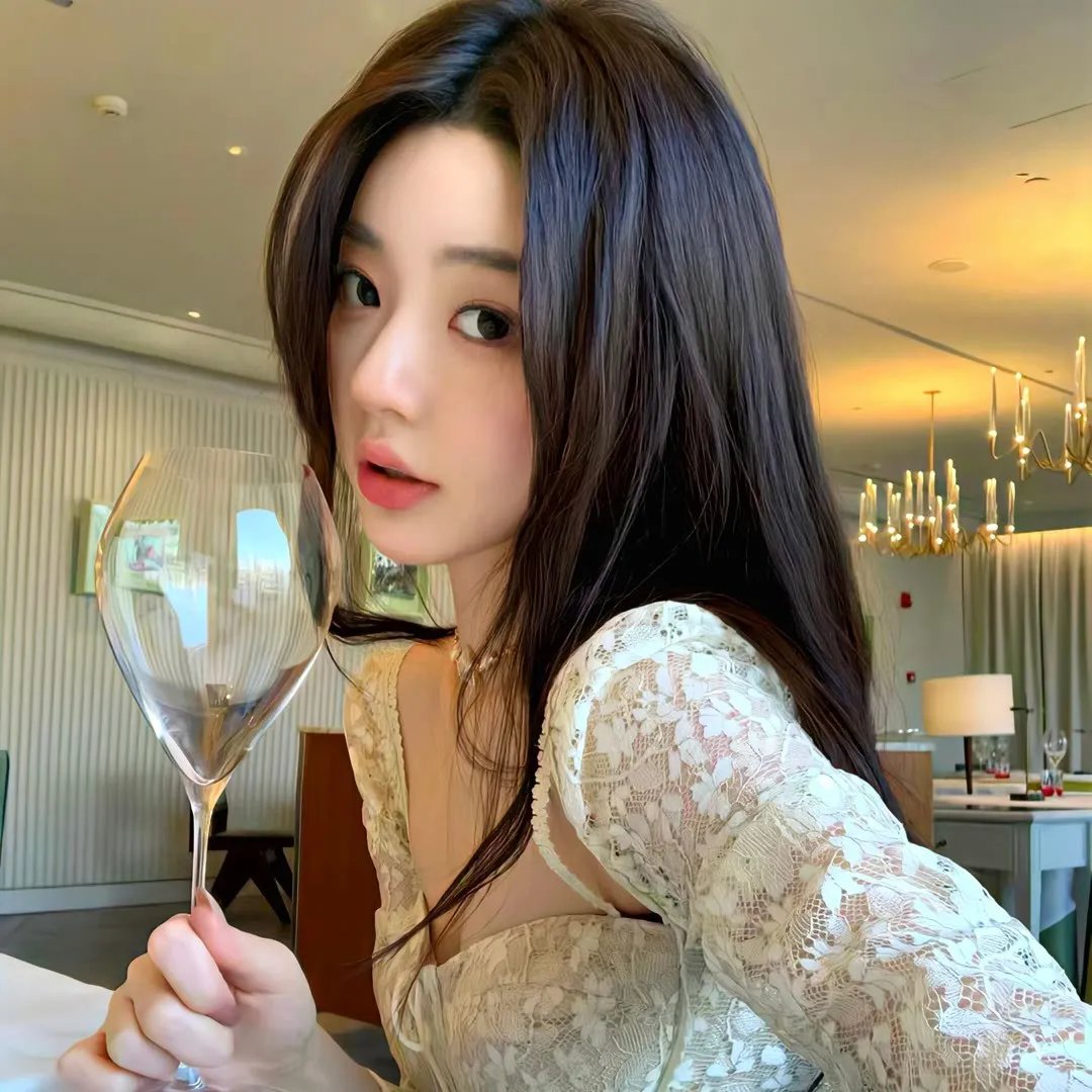 岸边露伴一动不动